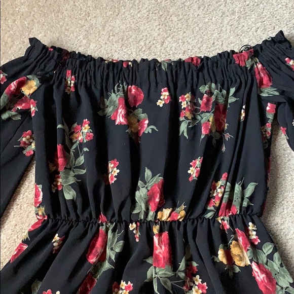 Off the shoulder black and floral patterned mini - Picture 2 of 2